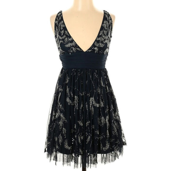 Dolly & Delicious Size 2 Embellished Dress - Picture 1 of 6